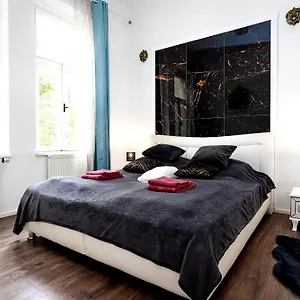https://emperors-elegance-suite.praguehotelsweb.com